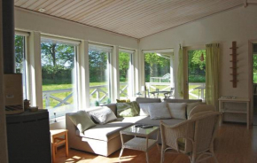 Three-Bedroom Holiday Home in Garsnas in Gärsnäs